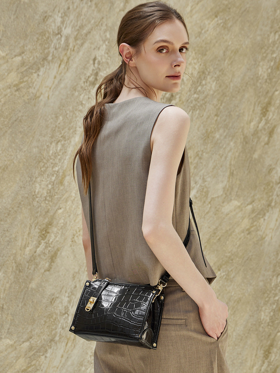 Design Women's Bag 100% Genuine Leather Single Shoulder or Crossbody Bag Island