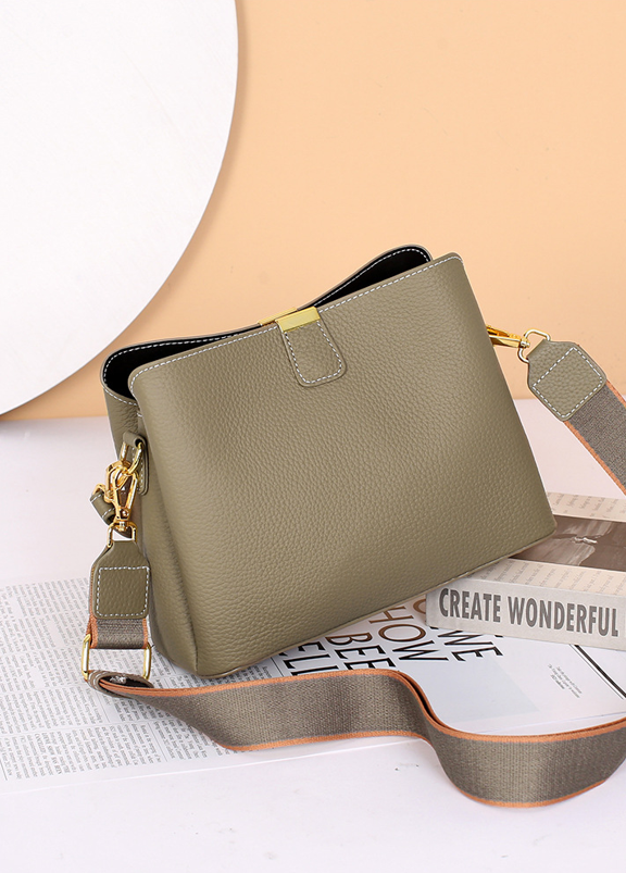 High-End Design Small Women's Bag 100% Genuine Leather Single Shoulder or Crossbody Bag Piana