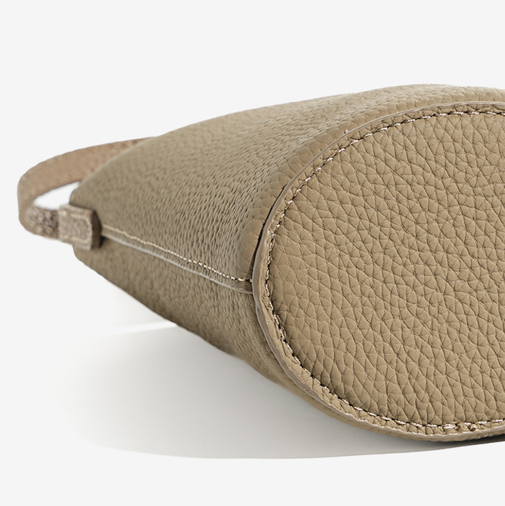 High-End Design Women's 100% Genuine Leather Small Single Shoulder or Crossbody Flat Bag Bosa