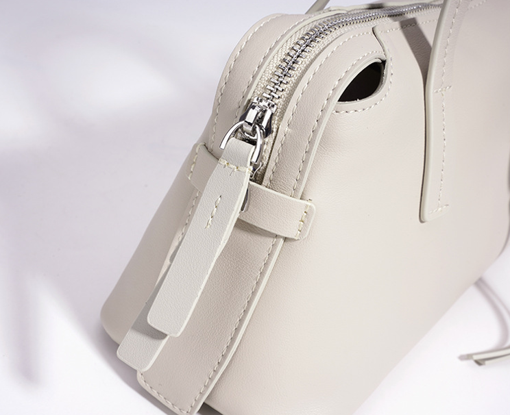 High-End Design Women's Bag 100% Genuine Leather Single Shoulder or Crossbody Bag Bari