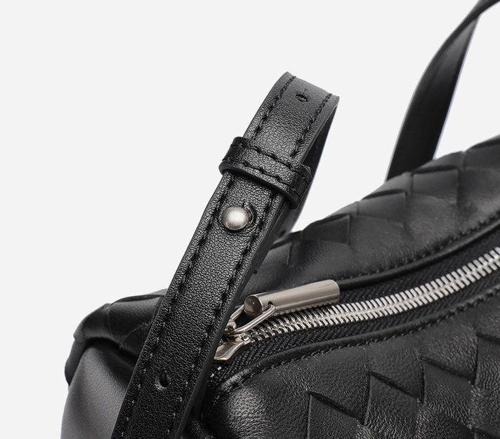 Designed Women's 100% Genuine Leather Single Shoulder or Crossbody Woven Bag Samoa