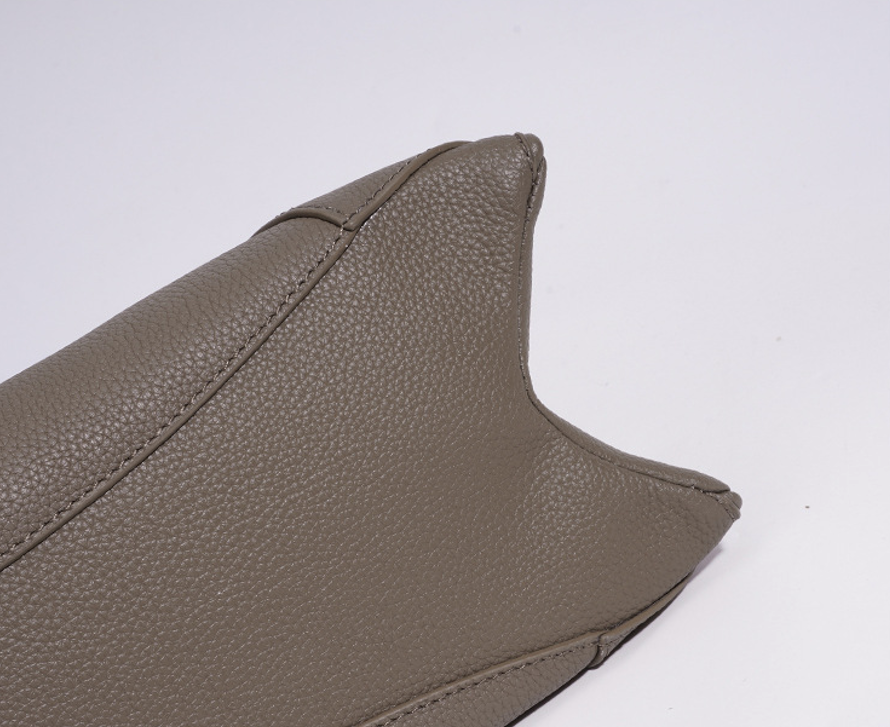 Designed Women's 100% Genuine Leather Single Shoulder or Crossbody Bag Palma