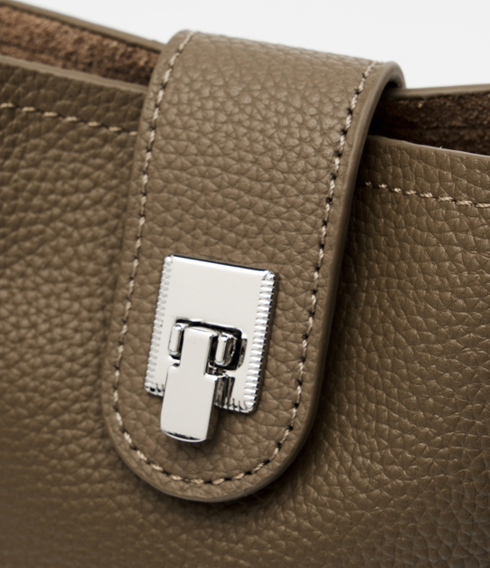 Designed Women's Bag 100% Genuine Leather Single Shoulder or Crossbody Bag Alaska