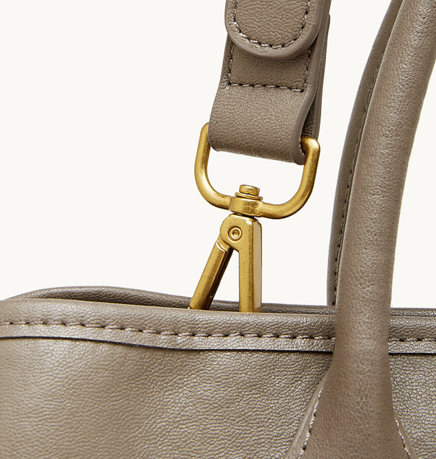 High-End Designed Women's Bag 100% Genuine Leather Single Shoulder or Crossbody Bag More