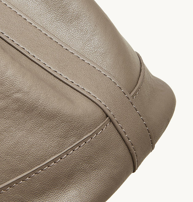 High-End Designed Women's Bag 100% Genuine Leather Single Shoulder or Crossbody Bag More
