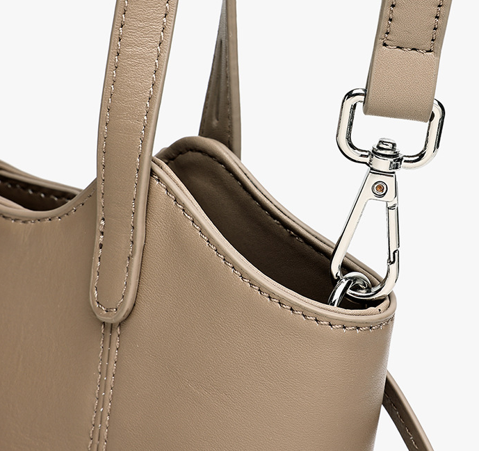 Designed Women's Bag 100% Genuine Leather Single Shoulder or Crossbody Bag Real