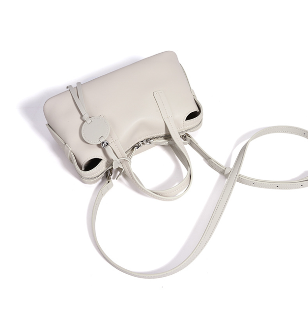 High-End Design Women's Bag 100% Genuine Leather Single Shoulder or Crossbody Bag Bari