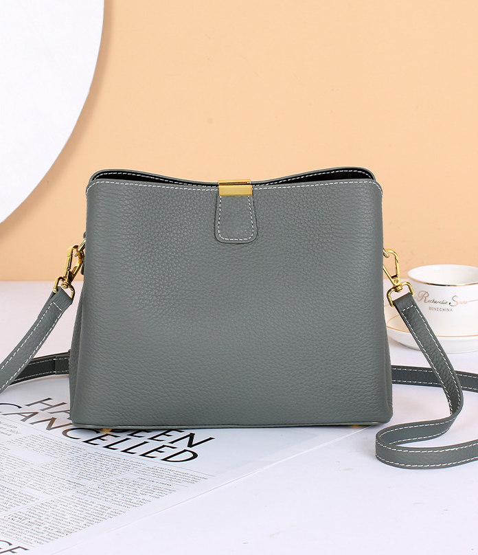 High-End Design Small Women's Bag 100% Genuine Leather Single Shoulder or Crossbody Bag Piana