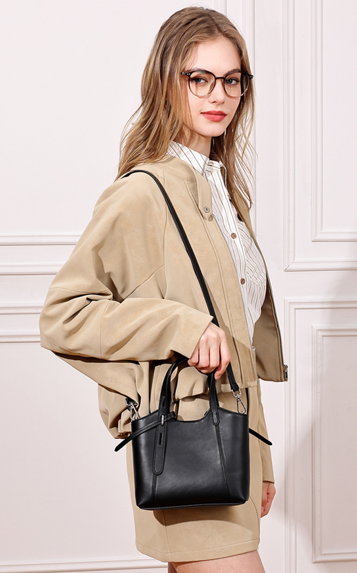 Designed Women's Bag 100% Genuine Leather Single Shoulder or Crossbody Bag Real