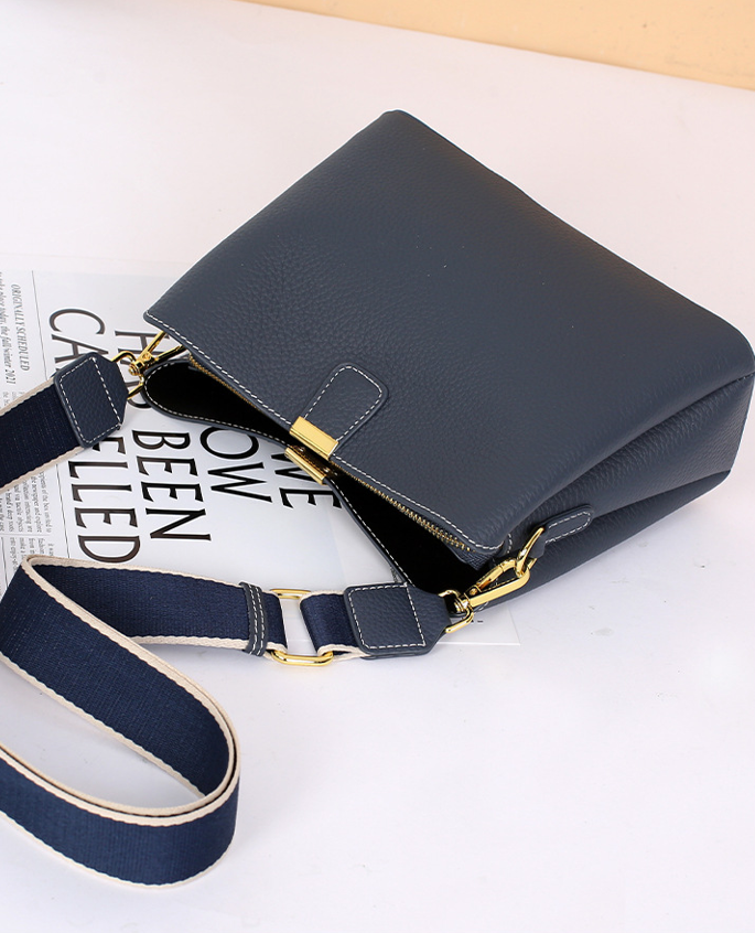 High-End Design Small Women's Bag 100% Genuine Leather Single Shoulder or Crossbody Bag Piana