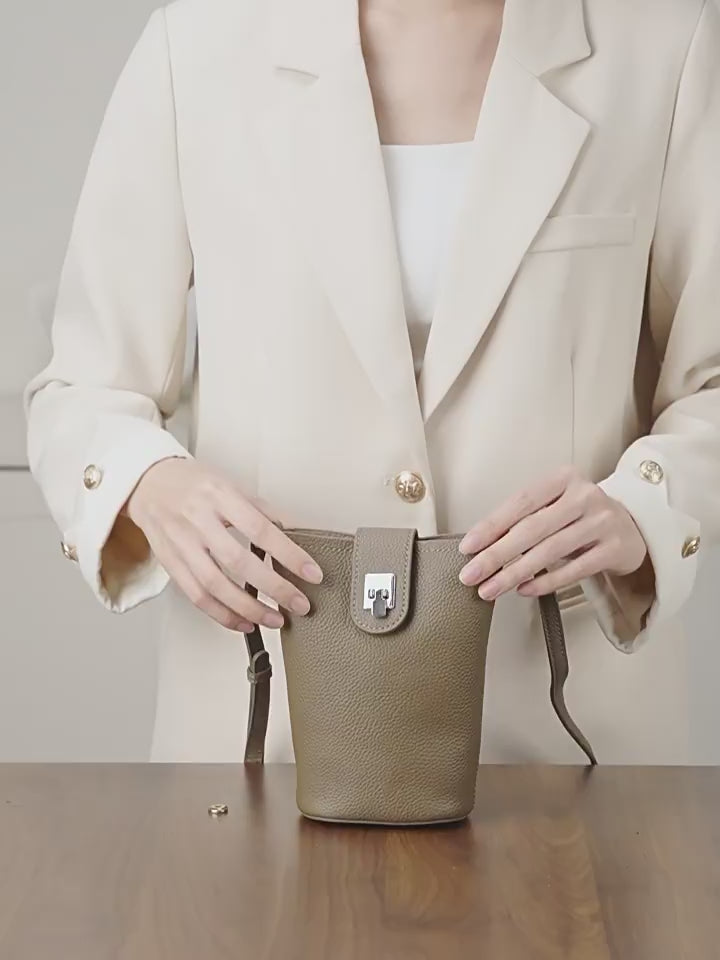 High-End Design Small Women's Bag 100% Genuine Leather Single Shoulder or Crossbody Bag Alaska